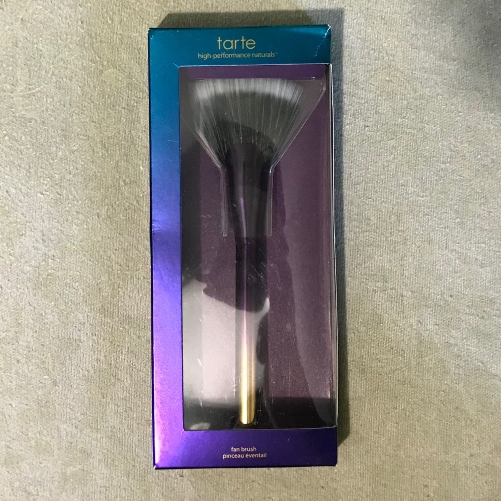 Tarte fan brush